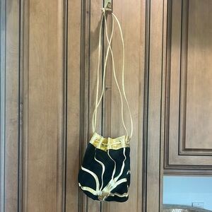 Elegant Black and Gold Women's bucket  Bag